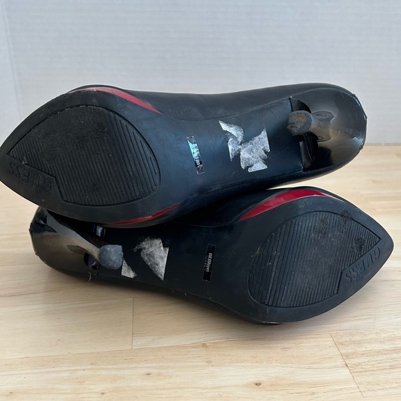Guess Leather Heels/Size 6 - Picture 7 of 15